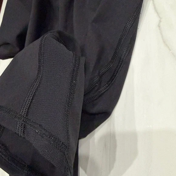 Lululemon Women Train Times Crop 17" (LW6ADDS) BLACK Mesh Panels Size 2 - Picture 6 of 6